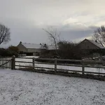 The Annex - With Parking *