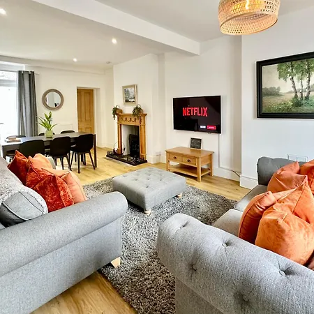 The Annex - With Parking