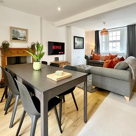 The Annex - With Parking Holiday home