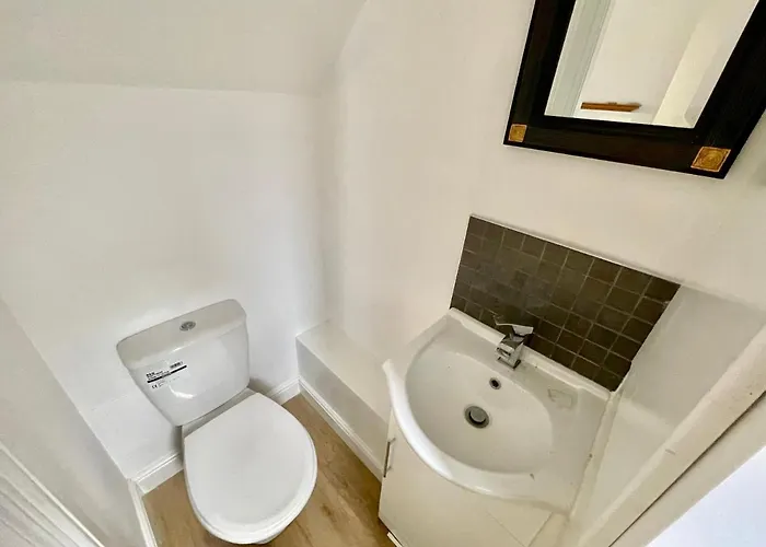 The Annex - With Parking