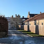 The Annex - With Parking Vakantiehuis *